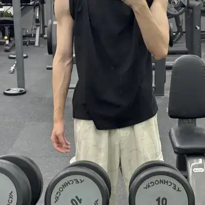 梁洋